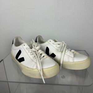 Veja Campo White / Black Leather Sneaker Women’s Shoe Size 7 (EUR 38) EUC